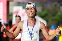 Nhiều vận động viên hàng đầu Việt Nam tranh đua trên đường chạy ven biển Vũng Tàu