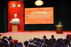 Khai giảng Lớp bồi dưỡng đối với Phó Bí thư, Chủ tịch UBND, HĐND tỉnh, thành phố