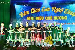 Giao lưu nghệ thuật 'Giai điệu quê hương'