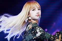 Lisa Blackpink được vinh danh là biểu tượng văn hóa châu Á