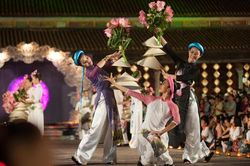 Lễ hội 'Áo dài Huế - chuyện kể từ dòng sông'