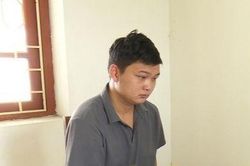 Nhận xe của khách làm bảo hiểm rồi đem bán