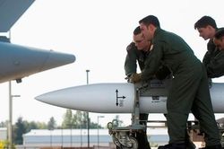 NATO bị tố nghiên cứu kịch bản sử dụng vũ khí hạt nhân chống lại Nga
