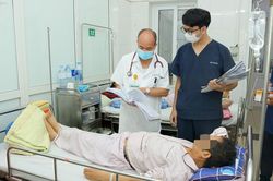 Nhiễm sán lá phổi sau khi được 'chiêu đãi' món... gỏi cua sống