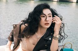 Trương Bá Chi khoe nhan sắc tuổi 43 trên bìa tạp chí
