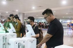 Ứng dụng công nghệ, rút ngắn thủ tục khi đi máy bay