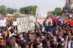 'Cơn đau đầu' của nước Pháp: Hậu đảo chính Niger