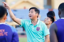 Giúp Bình Dương trụ hạng, HLV Lê Huỳnh Đức: 'Tôi không bỏ của chạy lấy người'