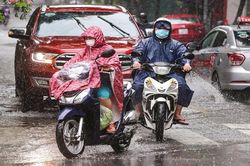 Thời tiết hôm nay Bắc Bộ mưa dông, Trung Bộ nắng gắt, Nam Bộ mưa rào