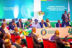 Đảo chính ở Niger: ECOWAS sẽ bắt đầu hoạt động quân sự 'càng sớm càng tốt', Thụy Sỹ tiếp tục rút người