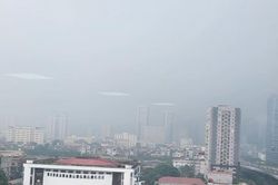 Sáng ngày 11/8, Hà Nội sương mù dày đặc