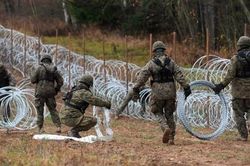 Ba Lan đưa số lượng lớn binh lính đến biên giới giáp Belarus