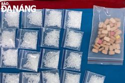 Bắt đối tượng mua bán trái phép chất ma túy