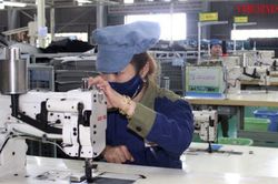 'Cú chuyển mình' cho ngành hàng xuất khẩu chủ lực thoát cảnh thụt lùi
