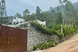 Sẽ tháo dỡ 5 công trình vi phạm tại khu vực sạt lở vùi lấp hàng chục ô tô ở Sóc Sơn