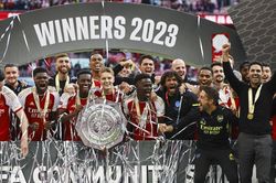Canh bạc chuyển nhượng và mùa giải lịch sử của Arsenal