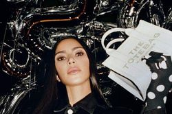 Kim Kardashian bị phản ứng khi đại diện cho chiến dịch của Marc Jacobs