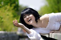 Muốn lấy vợ đẹp phải có gan 'chịu đòn'