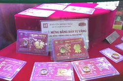 Giá vàng tăng 100.000 đồng/lượng so với đầu tuần