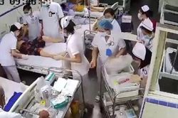 Video cứu bệnh nhân ung thư sốc phản vệ trong gang tấc khiến người xem thán phục sự bình tĩnh, chuyên nghiệp của y bác sĩ