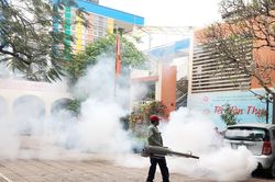 Hà Nội sẽ phun hóa chất diệt muỗi diện rộng tại các điểm có ổ dịch sốt xuất huyết phức tạp