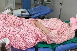 Tự ý mua thuốc phá thai trên mạng về uống, cô gái trẻ suýt mất mạng