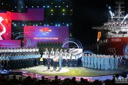 Chương trình chính luận nghệ thuật 'Mạnh giàu từ biển quê hương'