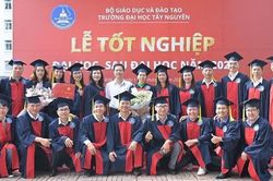 Trường Đại học Tây Nguyên trao bằng tốt nghiệp cho hơn 140 Thạc sĩ, Bác sỹ