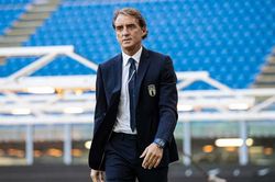 Roberto Mancini từ chức HLV trưởng ĐT Italia