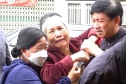Mẹ trợ lý Dương Minh Ninh đau đớn kể về cuộc gọi cuối cùng của con trai