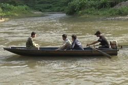 Tìm kiếm hai thiếu niên mất tích khi đi tắm suối cùng nhóm bạn