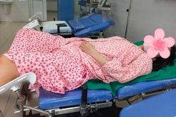 Nữ sinh 19 tuổi suýt chết do uống thuốc phá thai mua trên mạng