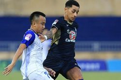 Bóng lăn trong tuần: Vùng an toàn trong bóng đá
