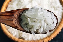 Nguồn cung chao đảo, giá gạo liên tục lập đỉnh chưa từng có