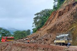 Khắc phục thiệt hại do mưa bão gây ra với kết cấu hạ tầng giao thông đường bộ
