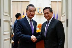 Thủ tướng Campuchia kế nhiệm tiếp Ngoại trưởng Trung Quốc