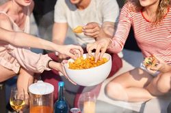 4 loại đồ ăn vặt 'ngấm ngầm' tàn phá tuyến tụy