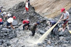 Sạt lở mỏ ngọc bích ở Myanmar, 34 người bị đất đá cuốn xuống hồ nước