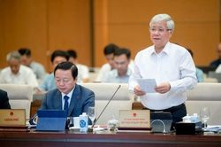 BẢN TIN MẶT TRẬN: Cần cơ chế kiểm soát chặt chẽ sách giáo khoa từ khâu biên soạn đến phát hành