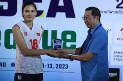 Như Quỳnh 21 tuổi bùng nổ ở lượt về SEA V.League 2023, nhận giải thưởng cao quý, là tương lai bóng chuyền nữ Việt Nam