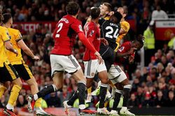 MU may mắn thoát bị phạt đền vào phút chót trước Wolves, Ten Hag lên tiếng về tình huống gây tranh cãi