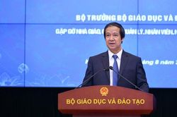 Bộ trưởng Bộ GD&ĐT: Giáo viên cần thay đổi quan niệm, cách sử dụng sách giáo khoa, thay đổi thói quen trong chuyên môn
