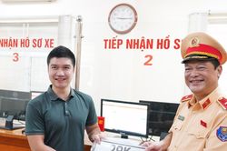 Những hình ảnh ngày đầu cấp biển số định danh ở Hà Nội