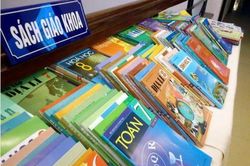 Minh bạch chuyện sách giáo khoa