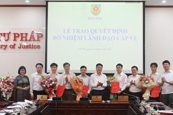 Bộ Tư pháp trao Quyết định bổ nhiệm Lãnh đạo cấp Vụ cho 4 đồng chí
