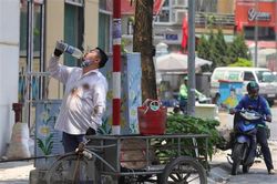Nắng nóng ở khu vực Trung Bộ chưa có dấu hiệu hạ nhiệt