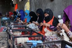 Phụ nữ Afghanistan tìm cách khởi nghiệp bất chấp nhiều lệnh cấm