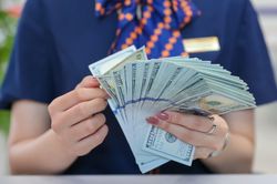Tỷ giá ngân hàng thương mại tăng nhưng vẫn trong tầm kiểm soát