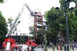 Hà Nội: Thăm hỏi các nạn nhân trong vụ nổ khí gas ở Yên Phụ
