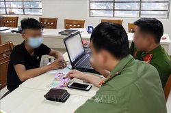 Bắt 2 đối tượng quảng cáo dịch vụ khiêu dâm để lừa đảo